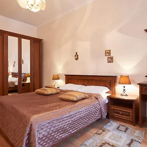home-hotel-apartments-on-khreshchatyk-area.hotels-of-kiev.com/